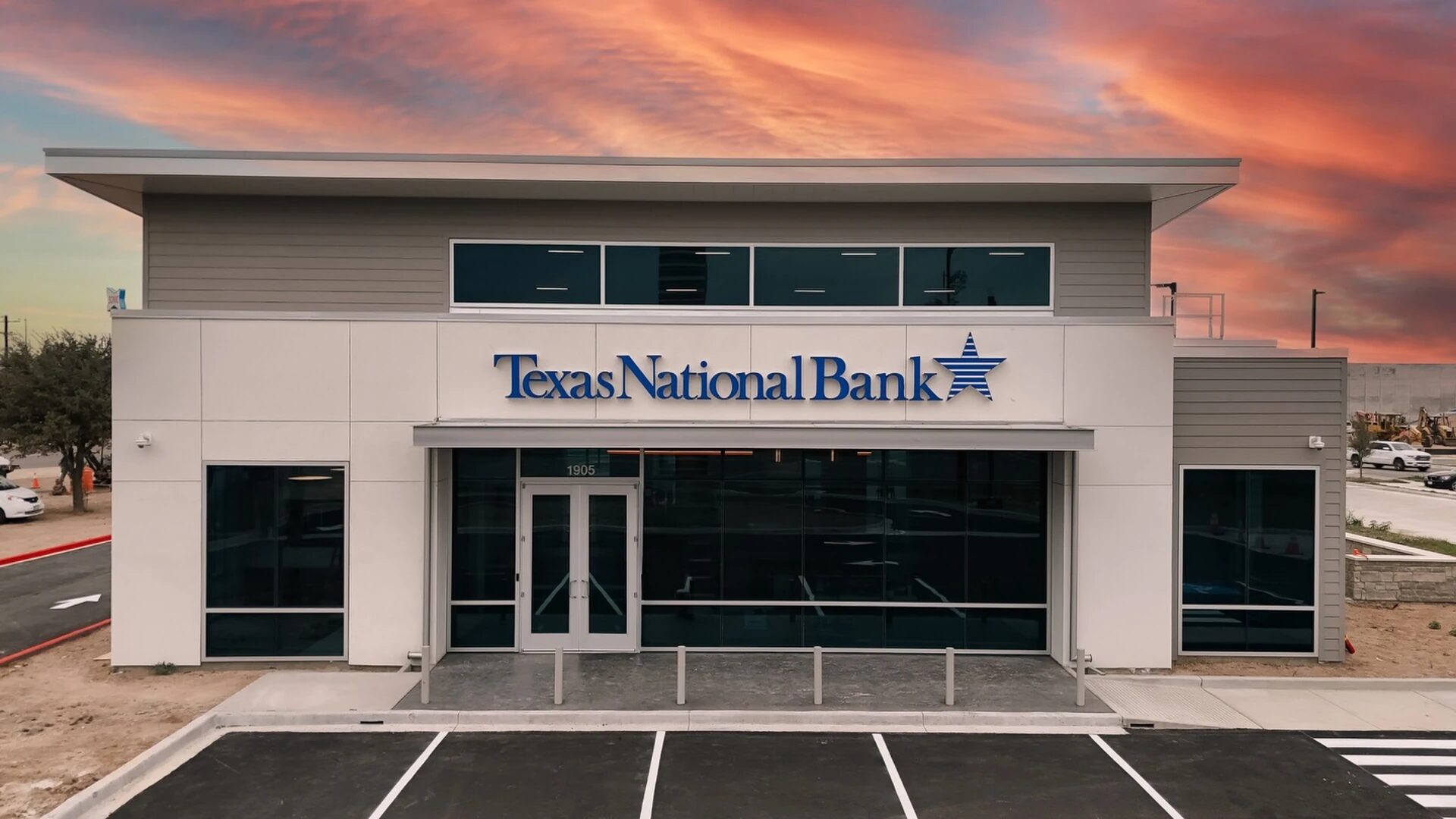 Texas National Bank storefront glazed with Tempertech tempered safety glass